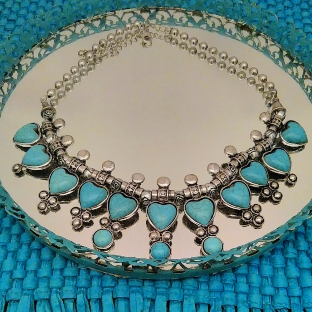 Silver and turquoise tone fashion choker heart necklace